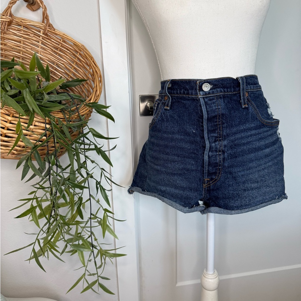 Levi’s High Rise Denim Cutoff Shorts Dark Wash Distressed Raw Hem